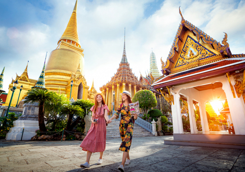 Alacsony kockázatú országok beoltott turistái előtt nyitna Thaiföld novembertől
