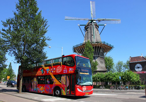 Amszterdam kitiltja a nagy turistabuszokat a városközpontból
