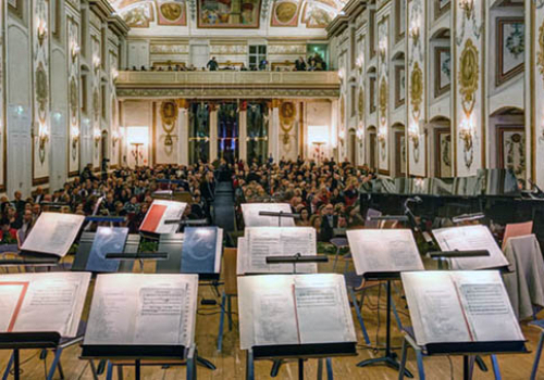 Fischer Ádám vezényletével indul az Esterházy-kastély koncertsorozata